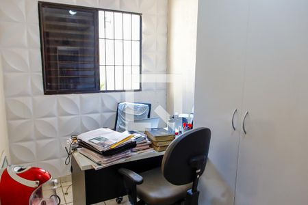 Casa à venda com 203m², 3 quartos e 2 vagasEscritório