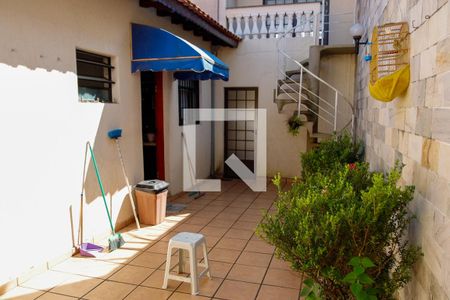 Casa à venda com 203m², 3 quartos e 2 vagasQuintal