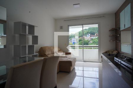 Sala  de kitnet/studio para alugar com 1 quarto, 55m² em Itacorubi, Florianópolis