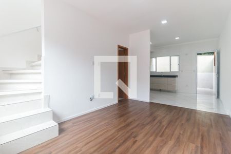 Sala de casa de condomínio para alugar com 2 quartos, 90m² em Jardim Santa Helena, Poá