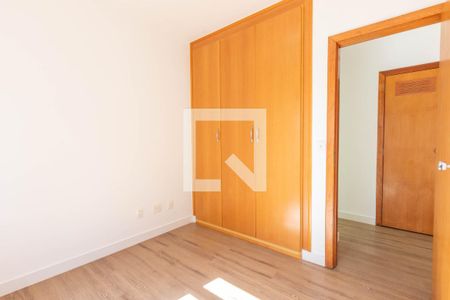 Quarto 1 de apartamento à venda com 3 quartos, 107m² em Belvedere, Belo Horizonte