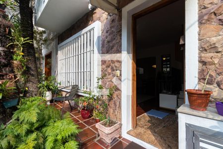 Casa de condomínio à venda com 125m², 3 quartos e 2 vagasEntrada