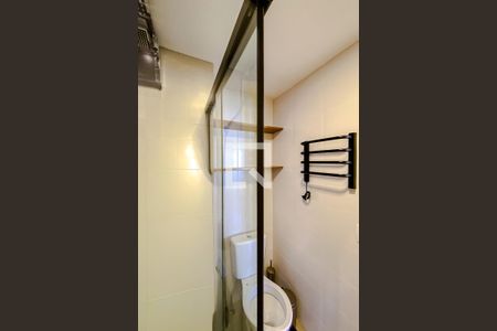 Banheiro de kitnet/studio para alugar com 1 quarto, 26m² em Brás, São Paulo