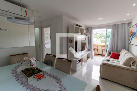 Sala  de apartamento para alugar com 2 quartos, 58m² em Badu, Niterói