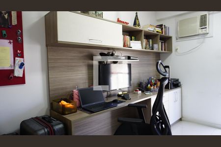 Apartamento à venda com 170m², 4 quartos e 2 vagasQuarto / Escritório