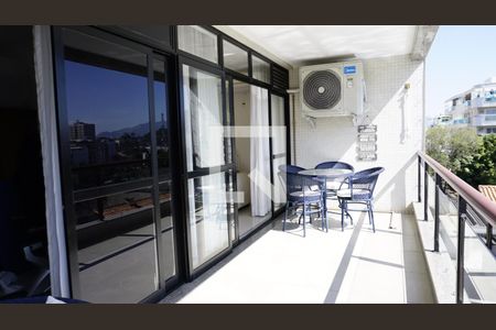 Apartamento à venda com 170m², 4 quartos e 2 vagasVaranda - Sala