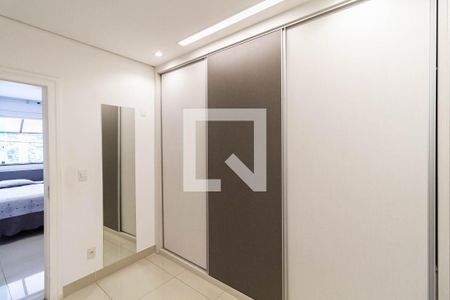 Casa à venda com 431m², 3 quartos e 2 vagasCasa 1 - Closet da suíte