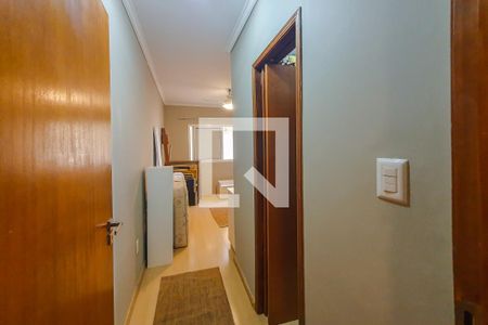Casa à venda com 320m², 5 quartos e 4 vagasquarto 2