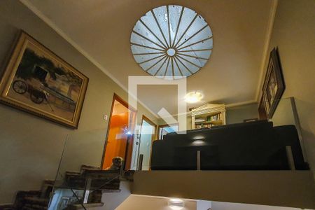 Casa à venda com 320m², 5 quartos e 4 vagasescada