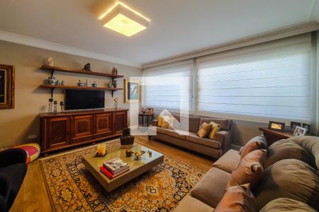 Casa à venda com 320m², 5 quartos e 4 vagassala