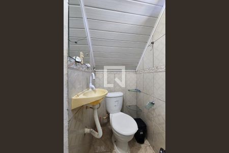 Banheiro  de kitnet/studio para alugar com 1 quarto, 40m² em Itapuã, Salvador