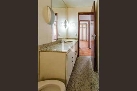 Apartamento para alugar com 170m², 4 quartos e 2 vagas Apartamento para alugar com 170m², 4 quartos e 2 vagasBanheiro