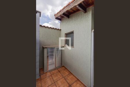 Casa à venda com 132m², 2 quartos e 2 vagas Casa à venda com 132m², 2 quartos e 2 vagasVaranda