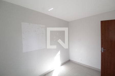 Quarto 1 de apartamento para alugar com 2 quartos, 48m² em Dona Zulmira, Uberlândia