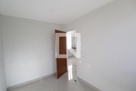 Quarto 1 de apartamento para alugar com 2 quartos, 48m² em Dona Zulmira, Uberlândia