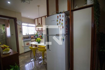 Apartamento à venda com 90m², 2 quartos e 1 vagaCozinha e Área de Serviço