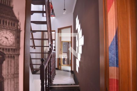 Casa à venda com 205m², 3 quartos e 3 vagasEscada