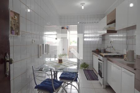 Cozinha de apartamento para alugar com 2 quartos, 70m² em Jardim Vila Galvao, Guarulhos
