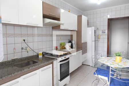 Cozinha de apartamento para alugar com 2 quartos, 70m² em Jardim Vila Galvao, Guarulhos