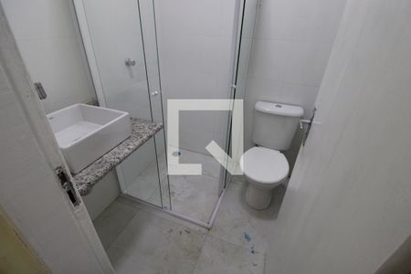 Banheiro da Suíte de casa para alugar com 1 quarto, 59m² em Jardim Miriam, São Paulo