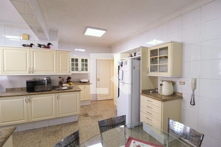 Apartamento à venda com 200m², 4 quartos e 2 vagasCozinha