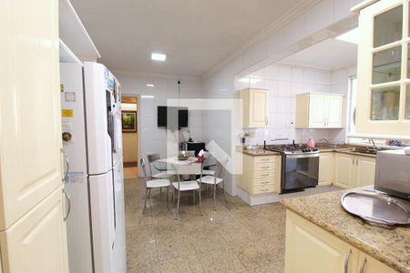 Apartamento à venda com 200m², 4 quartos e 2 vagasCozinha