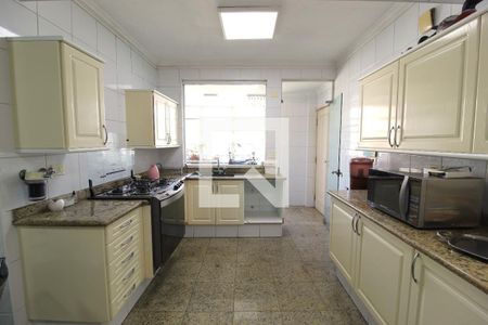 Apartamento à venda com 200m², 4 quartos e 2 vagasCozinha