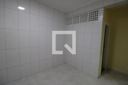 Cozinha de casa para alugar com 1 quarto, 70m² em Jardim Miriam, São Paulo
