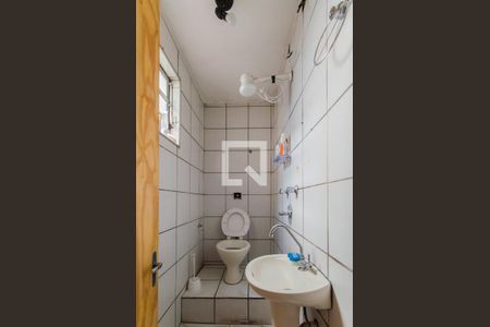 Casa para alugar com 132m², 4 quartos e sem vaga Casa para alugar com 132m², 4 quartos e sem vagaBanheiro da Edícula