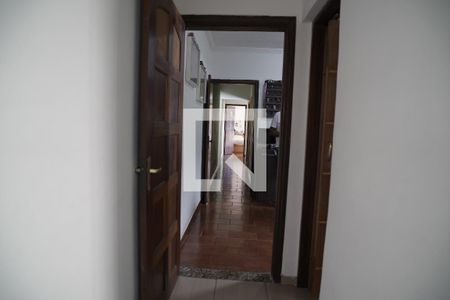 Casa à venda com 203m², 4 quartos e 2 vagasCorredor