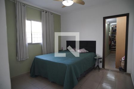 Casa à venda com 203m², 4 quartos e 2 vagasSuíte