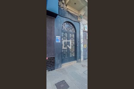 Apartamento à venda com 130m², 2 quartos e sem vaga Apartamento à venda com 130m², 2 quartos e sem vagaFachada plaquinha