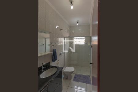 Casa à venda com 314m², 4 quartos e 6 vagas Casa à venda com 314m², 4 quartos e 6 vagasBanheiro