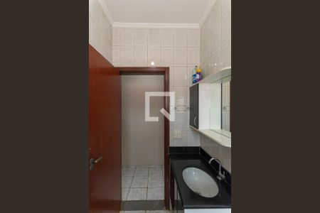 Casa à venda com 314m², 4 quartos e 6 vagas Casa à venda com 314m², 4 quartos e 6 vagasBanheiro