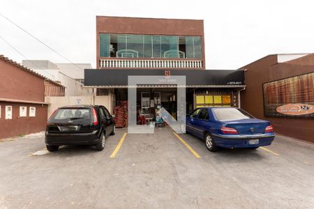 Casa à venda com 314m², 4 quartos e 6 vagas Casa à venda com 314m², 4 quartos e 6 vagasFachada