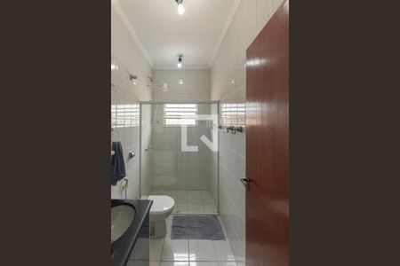 Casa à venda com 314m², 4 quartos e 6 vagas Casa à venda com 314m², 4 quartos e 6 vagasBanheiro