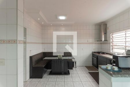 Casa à venda com 314m², 4 quartos e 6 vagas Casa à venda com 314m², 4 quartos e 6 vagasCozinha