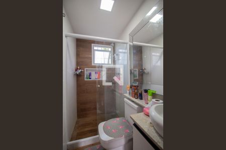 Banheiro da Suíte de casa de condomínio para alugar com 2 quartos, 57m² em Vargem Pequena, Rio de Janeiro