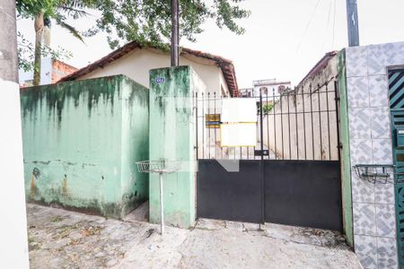 Casa à venda com 199m², 4 quartos e 8 vagas Casa à venda com 199m², 4 quartos e 8 vagasFachada
