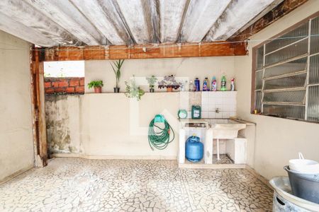 Casa à venda com 199m², 4 quartos e 8 vagas Casa à venda com 199m², 4 quartos e 8 vagasLavanderia Casa 2