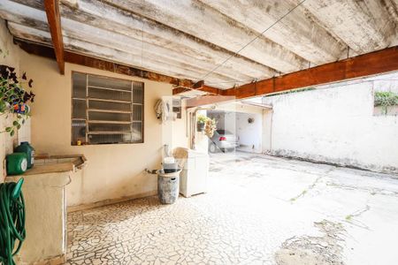 Casa à venda com 199m², 4 quartos e 8 vagas Casa à venda com 199m², 4 quartos e 8 vagasLavanderia Casa 2