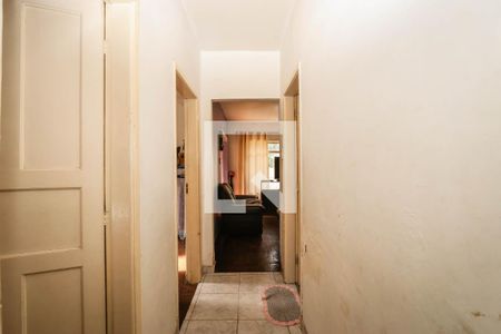 Casa à venda com 199m², 4 quartos e 8 vagas Casa à venda com 199m², 4 quartos e 8 vagasCorredor casa 2