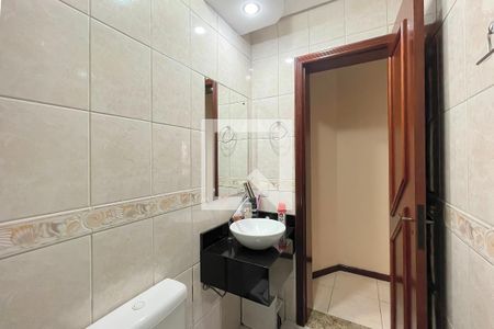 Casa à venda com 250m², 3 quartos e 1 vagaBanheiro 1