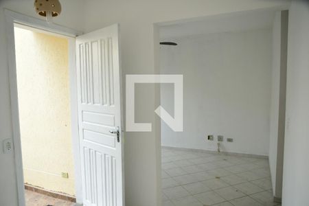 Sala de casa de condomínio para alugar com 3 quartos, 84m² em Jardim Petrópolis, Cotia