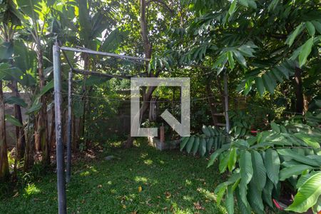 Casa à venda com 200m², 2 quartos e 3 vagas Casa à venda com 200m², 2 quartos e 3 vagasJardim