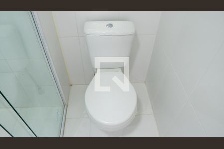 Banheiro de kitnet/studio para alugar com 1 quarto, 27m² em Vila Buarque, São Paulo