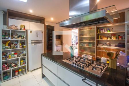 Casa à venda com 402m², 5 quartos e 3 vagasCozinha