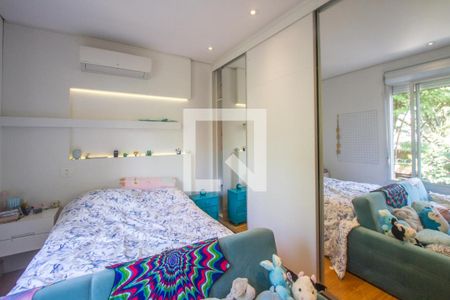 Casa à venda com 402m², 5 quartos e 3 vagasSuíte 2