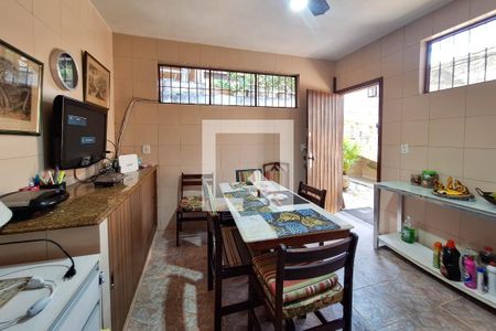 Casa à venda com 156m², 4 quartos e 2 vagasCopa