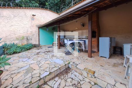 Casa à venda com 156m², 4 quartos e 2 vagasChurrasqueira